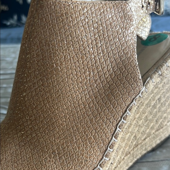 Kenneth Cole New York Cream Wedges with High Heel and Peep-Toe Design - Picture 7 of 7